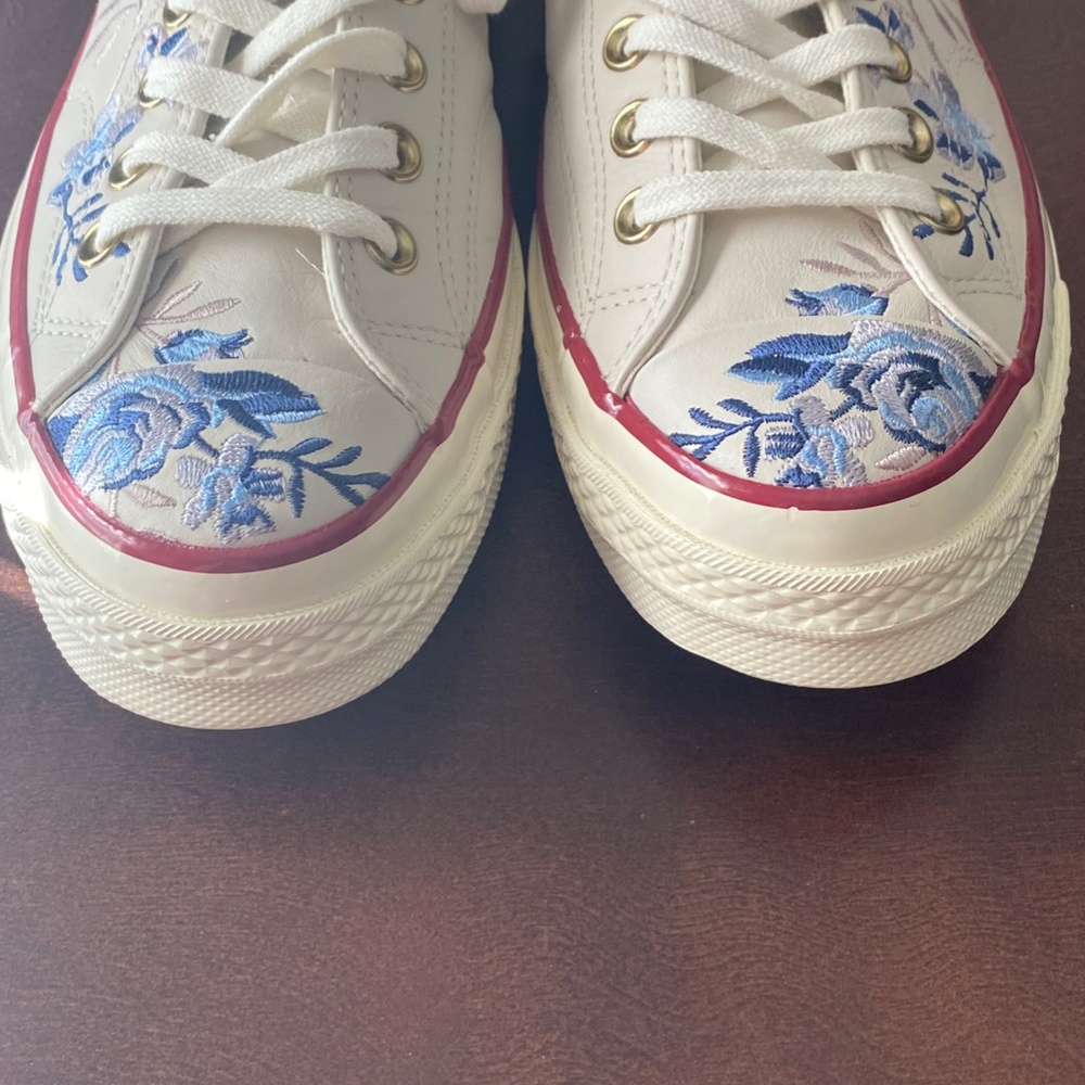 Converse Chuck Taylor® All Star® Parkway Floral 70
Low Top Sneaker - Picture 12 of 13